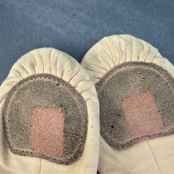 So Danca Girls Light Pink Canvas Ballet Shoes Size 18cm / 10S - Picture 9 of 13